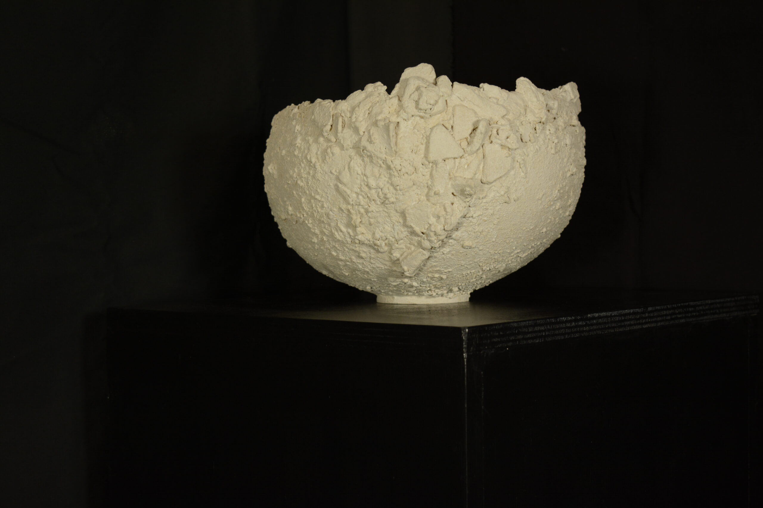 VASO SCULTURA BIANCO ROTONDO - immagine 3
