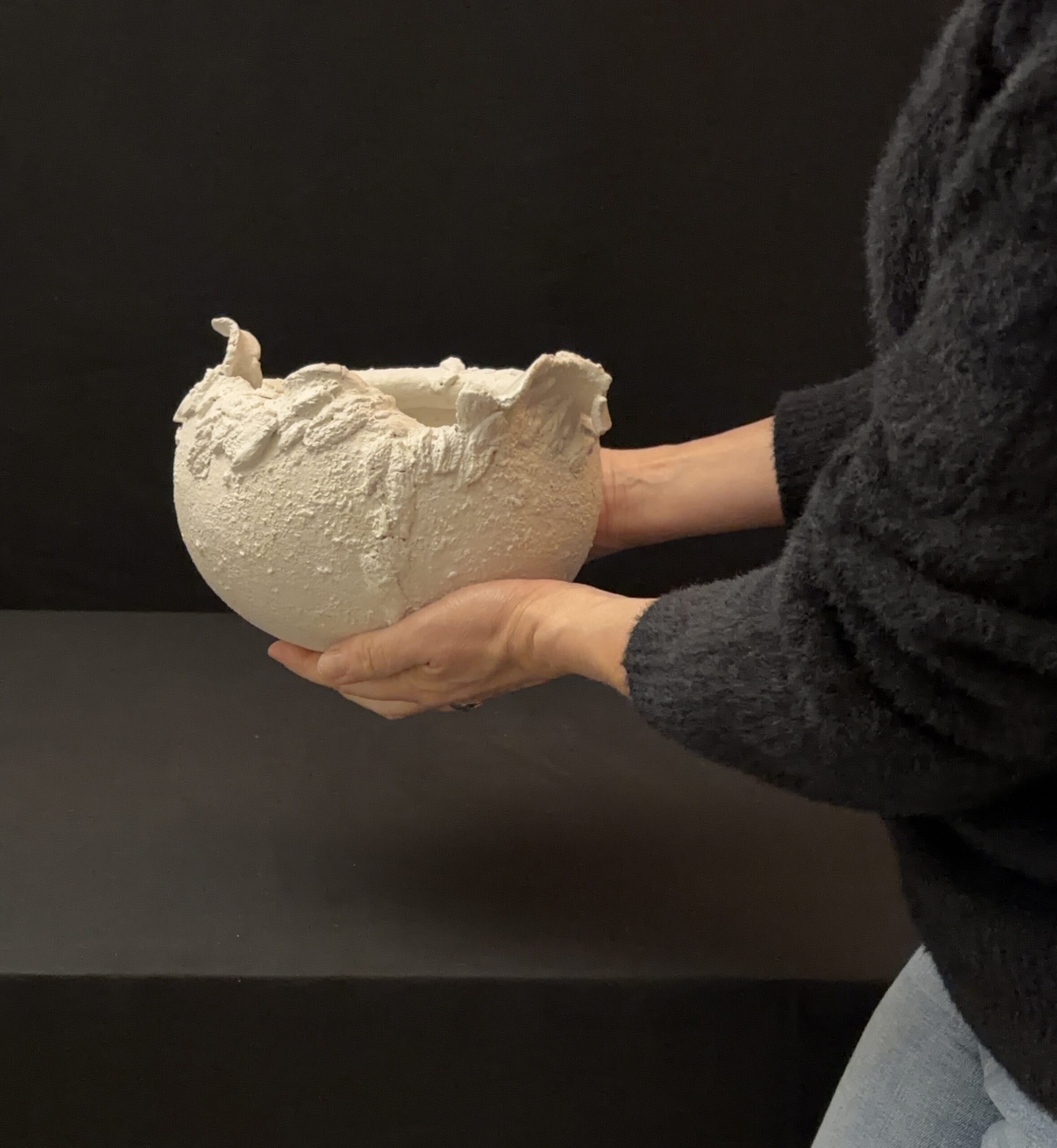 VASO SCULTURA BIANCO ROTONDO DISGREGATO - immagine 5
