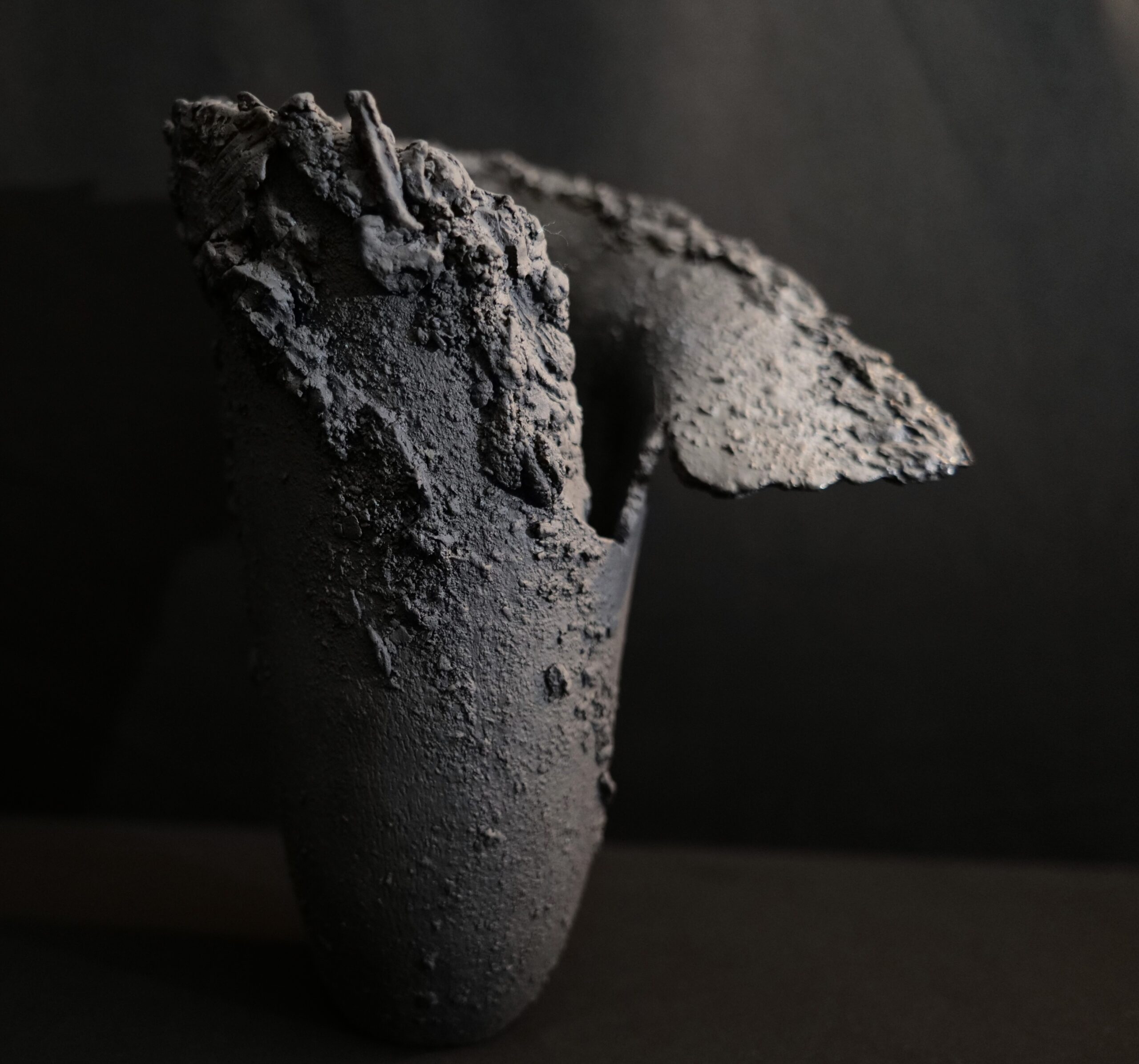 VASO SCULTURA NERO